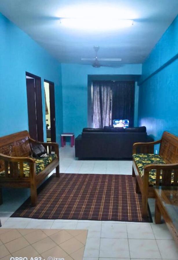 Homestay Budget Ampang For Malay Zewnętrze zdjęcie