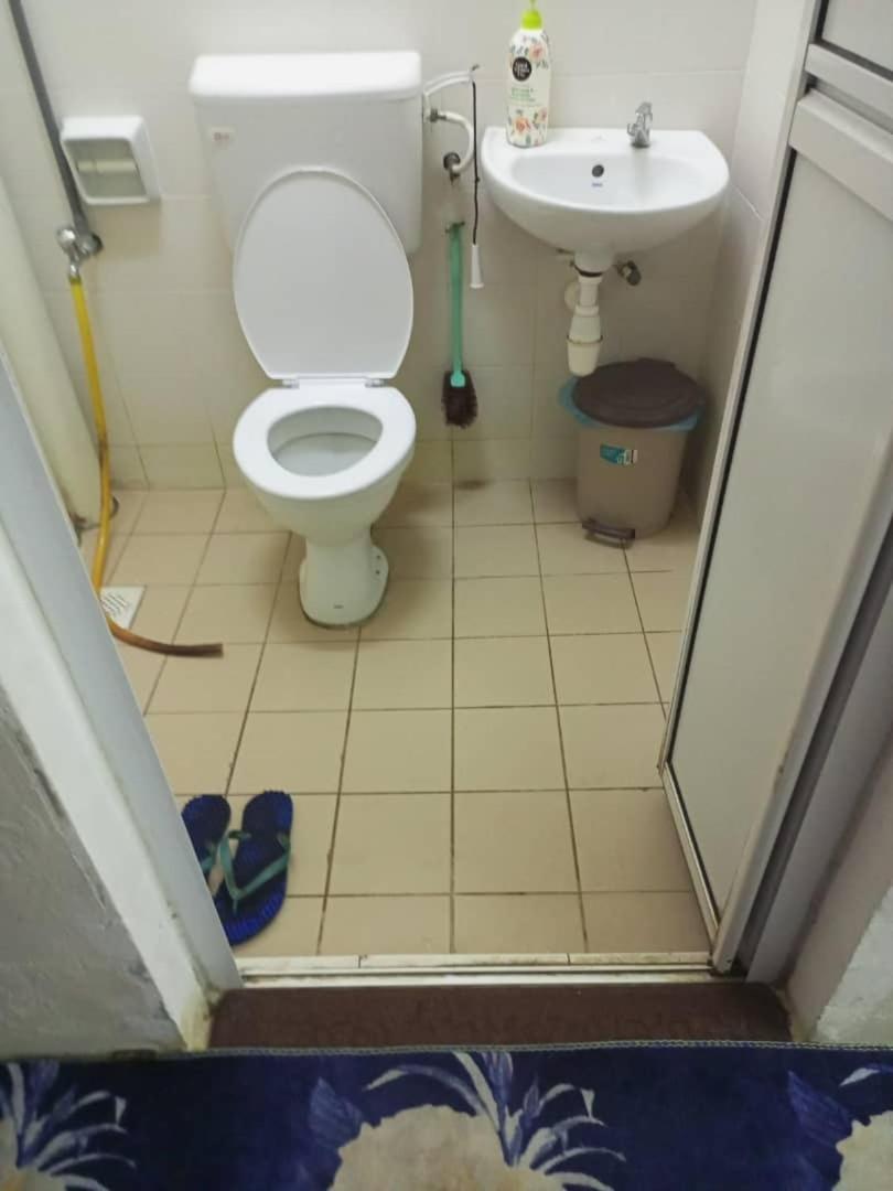 Homestay Budget Ampang For Malay Zewnętrze zdjęcie